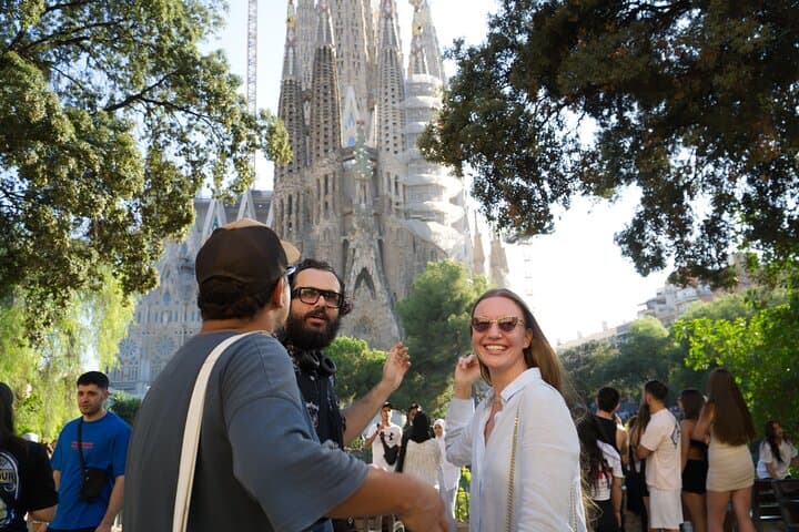 Best of Barcelona: Sagrada Família, Gaudí & Candy Tasting Tour!