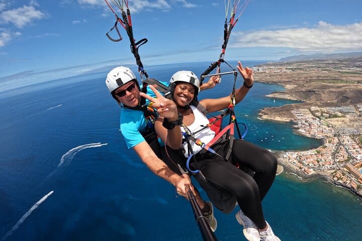 Premium Paragliding in Tenerife : Photos, videos and pickup included