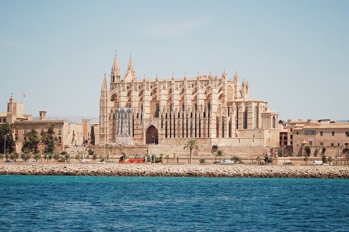 Palma city cruise with iconic views