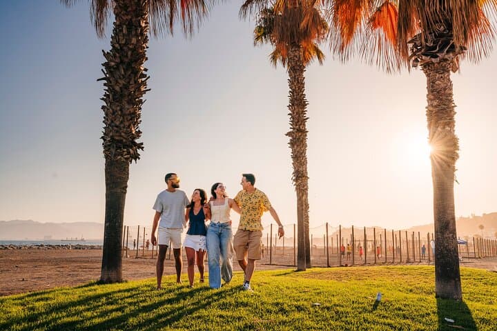 Malaga PRIVATE TOUR 1 hour throughout the city by Tuk and Flow