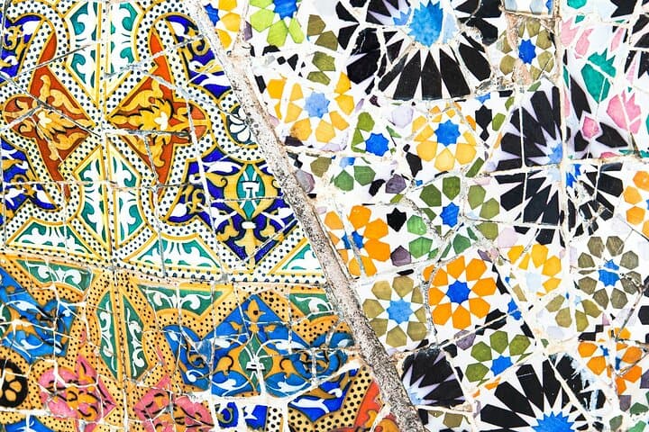 Barcelona: Park Güell Guided Tour with Entry Ticket