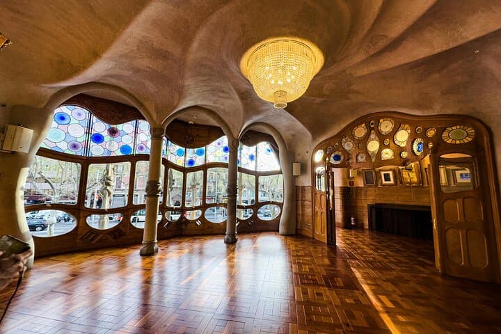 Casa Batlló Private Guided Tour with a local expert guide