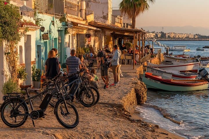 Malaga 2 Hours E-Bike Tour with Gibralfaro Forest