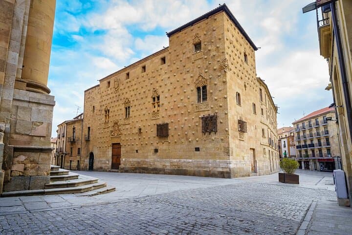 Hello Salamanca: Private 2-Hour Intro City Walk with Local Guide