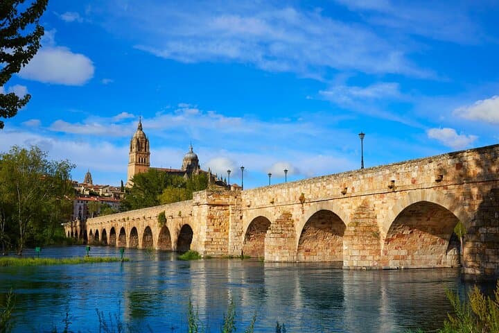 Hello Salamanca: Private 2-Hour Intro City Walk with Local Guide