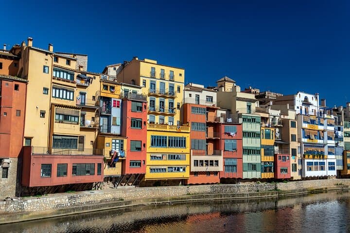 Hello Girona: Private 2-Hour Intro City Walk with Local Guide