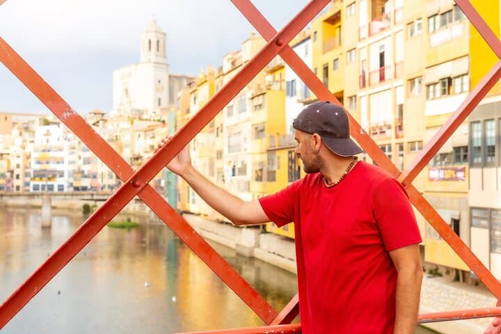 Hello Girona: Private 2-Hour Intro City Walk with Local Guide