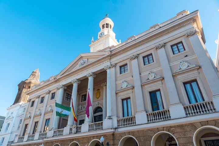 Hello Cadiz: Private 2-Hour Intro City Walk with Local Guide