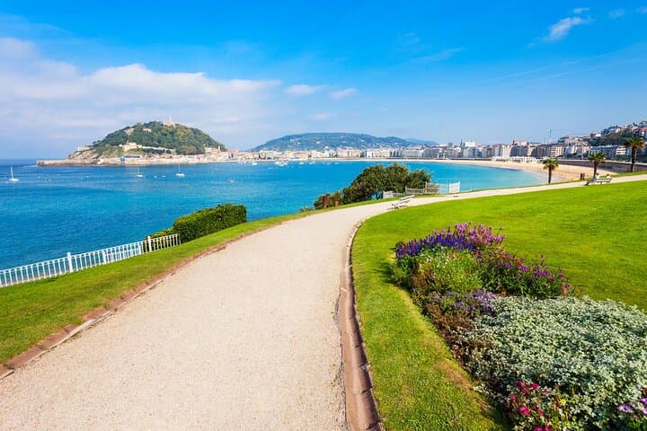 Hello San Sebastian: Private 2-Hour City Walk with Local Guide