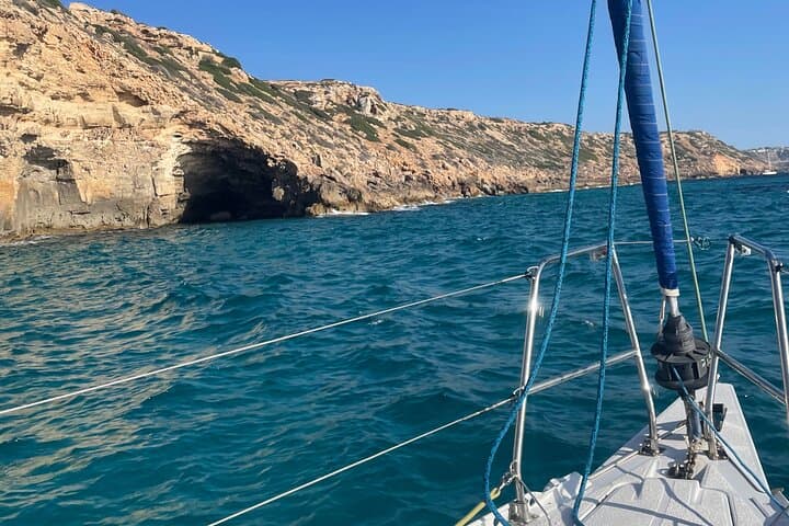 Private Sailing Adventure with snacks & drinks, snorkeling and SUP