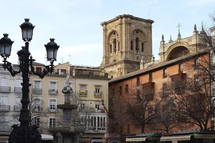 Central Granada's Architectural Highlights: A Self-Guided Tour