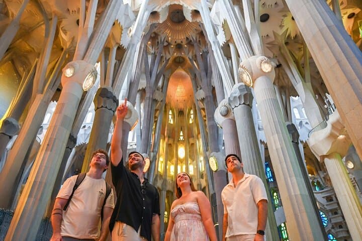 Fast Track: Sagrada Familia Guided Tour