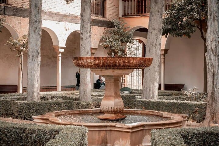 Granada Private Walking Tour with a Local