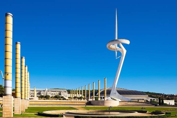 Private Tour of Barcelona from 4 to 8 hours for 8 passengers