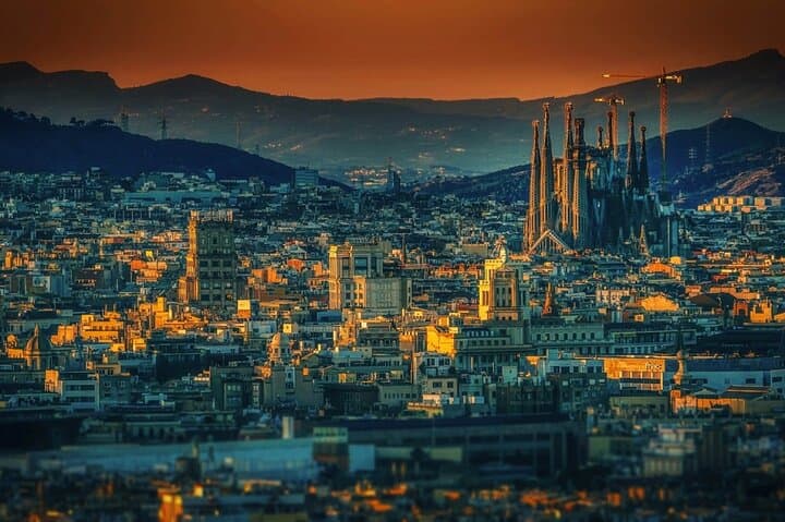 Private Customizable Group Tour of Barcelona from hotel or port