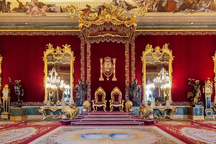 Madrid: Guided Tour of the Royal Palace of Madrid with Ticket
