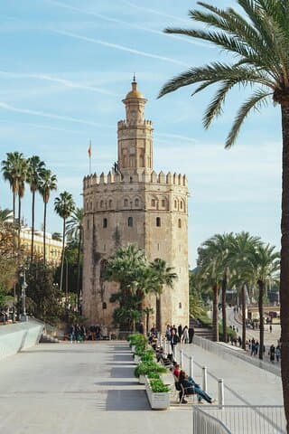 Sevilla Electric Bike Tour: Self-Guided Half-Day Experience
