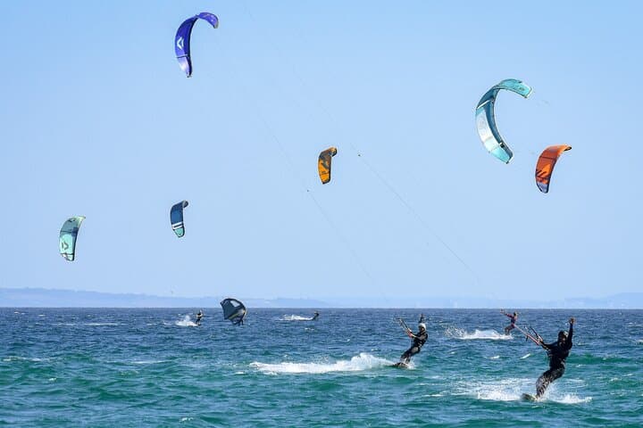 Kitesurfing lessons in Los Lances