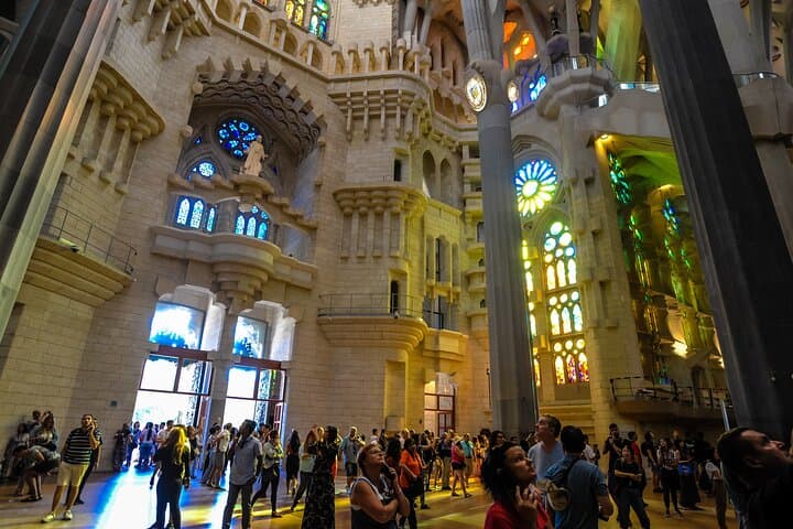 Sagrada Familia Fast Track Guided Tour