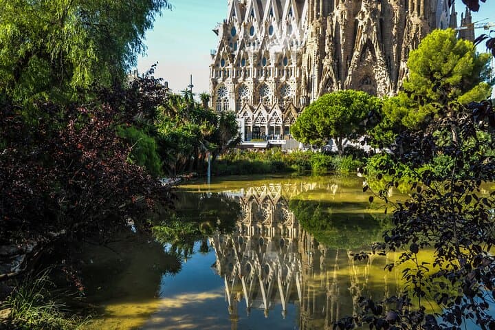 Sagrada Familia Fast Track Guided Tour