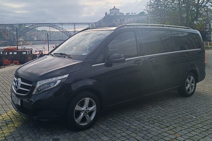 Private Transfer Santiago de Compostela to Porto or vice versa