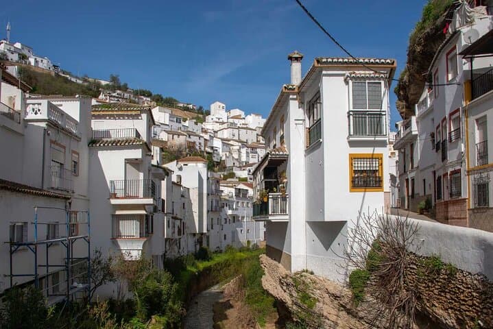 Fom Costa del Sol: Ronda and Setenil Tour with Tasting Experience