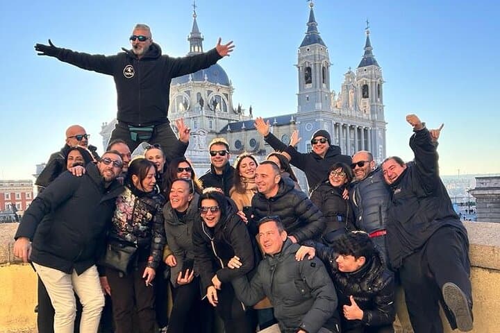 Discover Madrid in Tuk Tuk for 11⁄2 hours