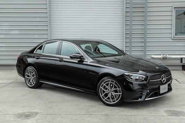 Private Transfer: Madrid to Madrid Airport MAD by Business Car