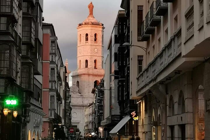 Madrid: La Latina Walking Tour with Drink and Traditional Tapas