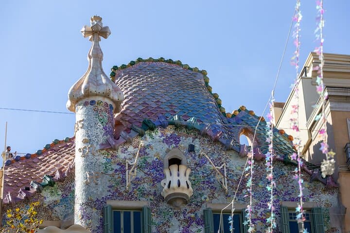 Barcelona Modernist Icons in a Small Group Walking Tour