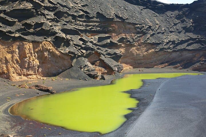 Private Lanzarote Tour: Volcanoes, Caves & Coastal Wonders