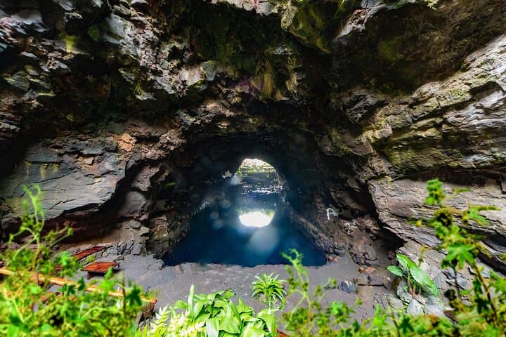 Private Lanzarote Tour: Volcanoes, Caves & Coastal Wonders