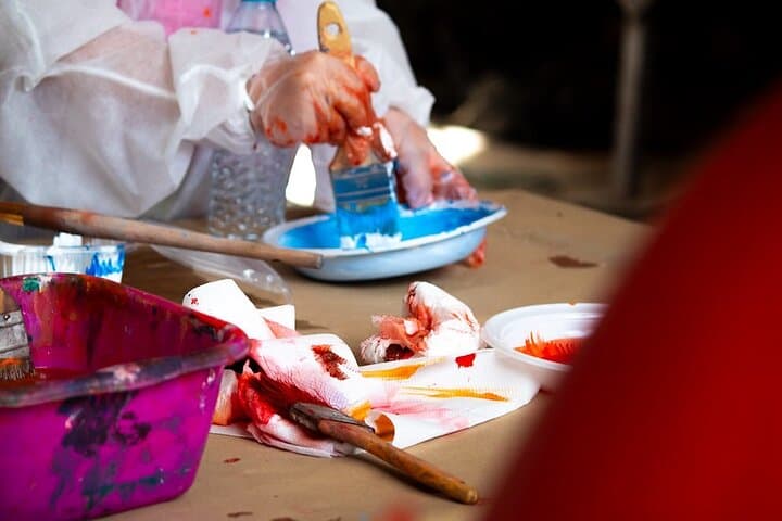 You will have many resources and paints to give free rein to your imagination