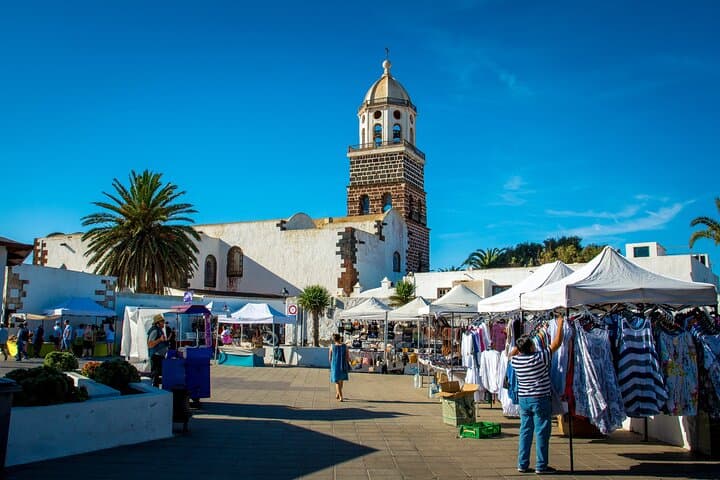 Lanzarote Private DayTrip to Teguise Market & Volcanic LagOmar