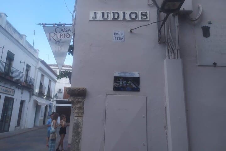Tour of the Jewish Quarter in English.