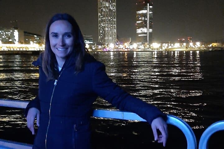 Evening Cruise with Dinner and Drinks in Barcelona