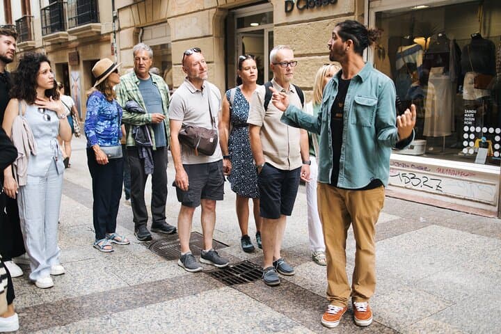 Walking Tour: Explore the Old town of San Sebastian