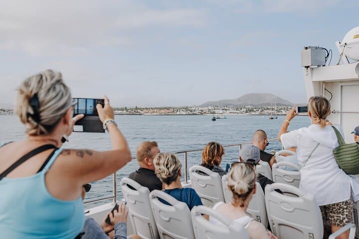 Fuerteventura: Ferry ticket to Lanzarote with free wifi