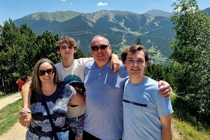 Andorra, France and Spain Day Tour with 2 Guides and Hotel Pickup