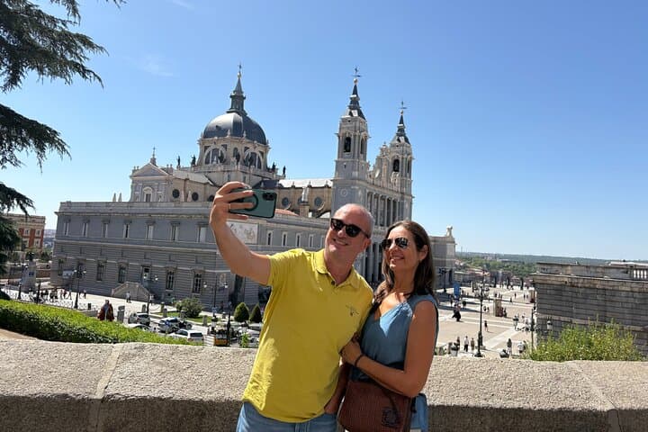 Tuk Tuk Zero Private Tour: The Best of Madrid in 2hrs. 15min.