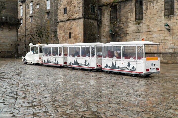 Hello Santiago de Compostela: Private 2-Hour City Walk with Guide