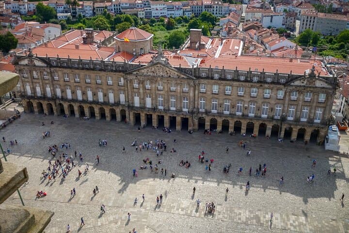 Hello Santiago de Compostela: Private 2-Hour City Walk with Guide