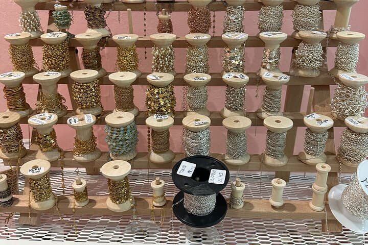 Barcelona: Get your Permanent Bracelet - Jewelry Experience