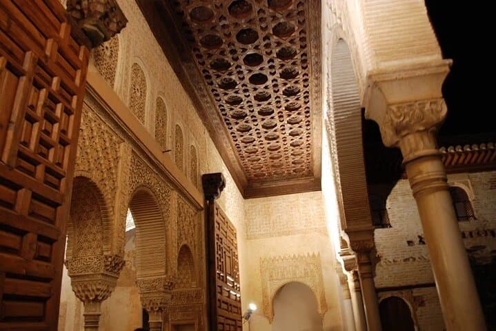 Granada Alhambra Private Night Tour Includes Tickets