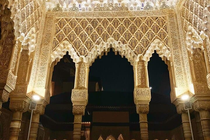 Granada Alhambra Private Night Tour Includes Tickets