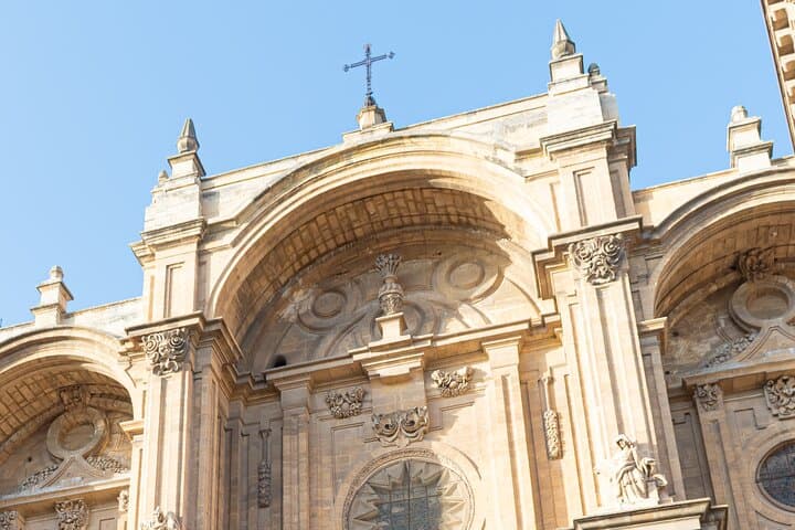 Stroll through Granada: historic center and Albayzín