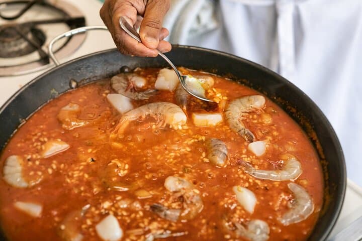 Make Paella & Tapas + Unlimited Wine and Cava (4-Course Meal)