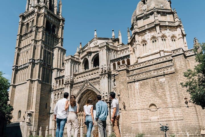 If monument tickets are included in your tour, dive deep into its history with your local guide, and get ready to admire outstanding architecture