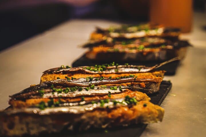 Authentic spanish tapas cooking class in barcelona
