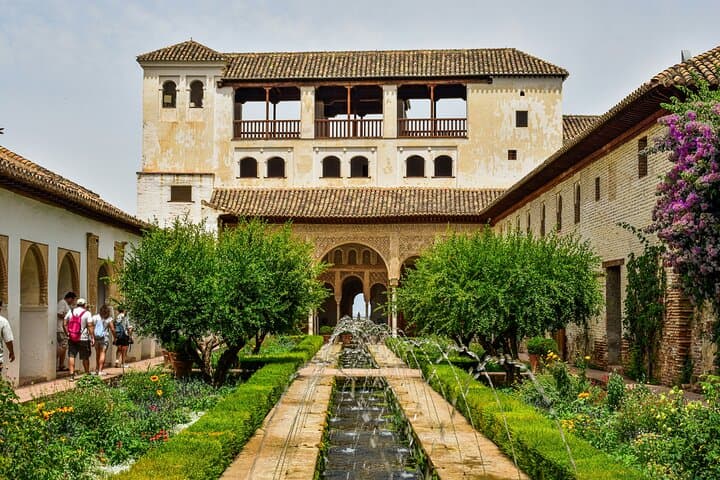 Granada: Alhambra Gardens, Generalife and Alcazaba Ticket & Guide
